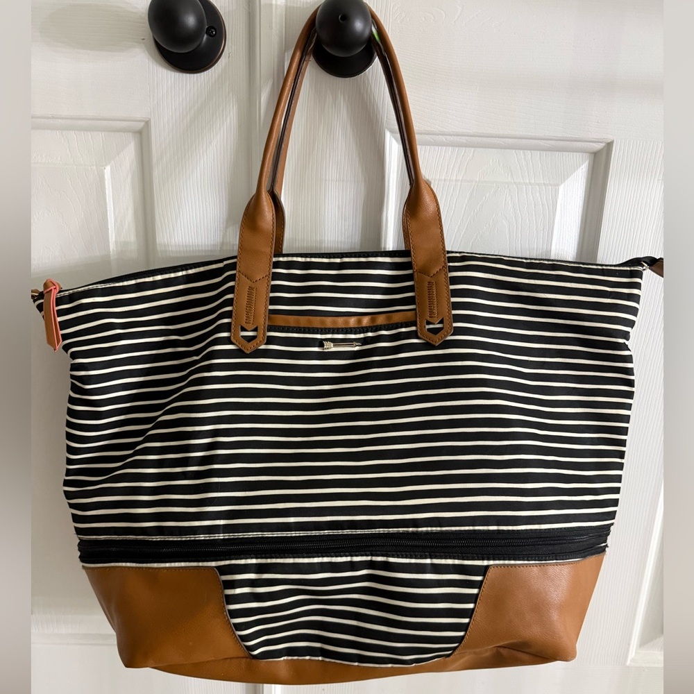 Stella & Dot Expandable Weekender Bag Striped